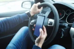 Conductor de uber contactando a un abogado después de un accidente en Florida