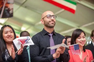 Abogado de inmigración para naturalización y ciudadanía en Phoenix