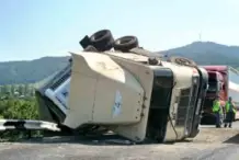 Collision with Log Truck Kills 2