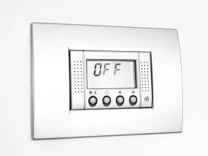 digital thermostat reads off