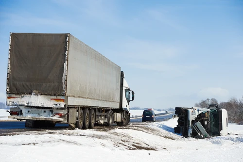 drunk-driver-goes-into-oncoming-traffic-jackknives-trailer