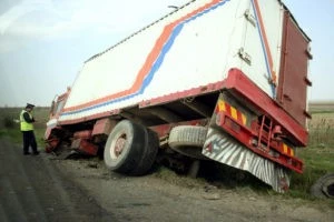 tractor-trailer-crashed-into-a-ditch