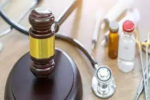 What types of damages are recoverable in a medical malpractice claim
