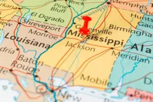 state of mississippi on u.s. map with red pin in capital