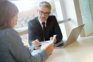 woman talking to her advisor