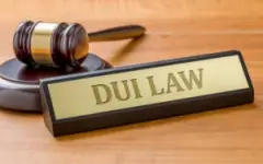 A sign for DUI law that a Tampa DUI accident victim lawyer can use.