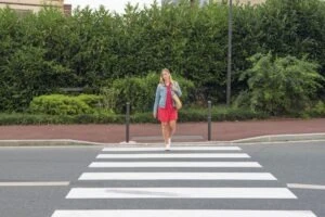 A Florida woman approaching a crosswalk has the right of way.