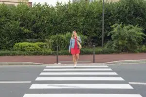 woman-entering-crosswalk