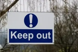 keep out sign