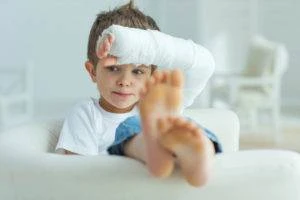 child in plaster cast