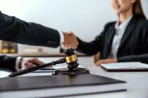 A business law attorney in St. Charles can provide your organization with representation and legal services to protect your business.