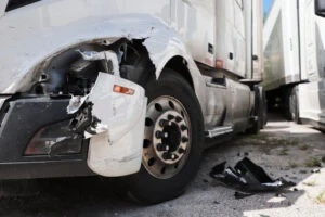 A truck after an accident. How do commercial truck accident lawsuits work?