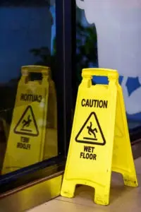 Settling a Location Slip and Fall Accident in California Out of Court