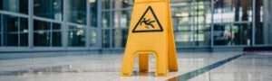 Slippery floor sign