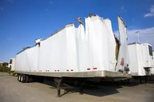 Tampa Unsecured Loads Truck Accident Lawyer