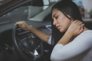 driver immediately experiences neck pain after accident