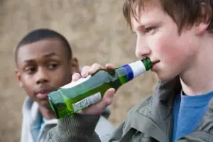 teenager-drinking-beer