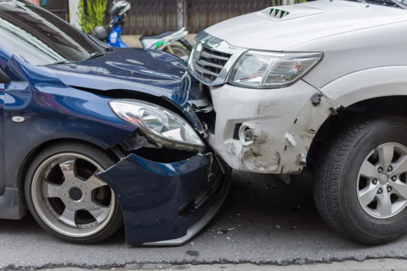 ¿Por qué los accidentes de camiones a menudo se consideran más graves que los accidentes de automóvil?